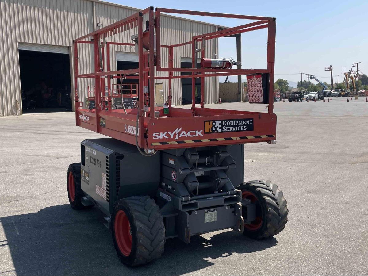 2017 Skyjack SJ-6826RT