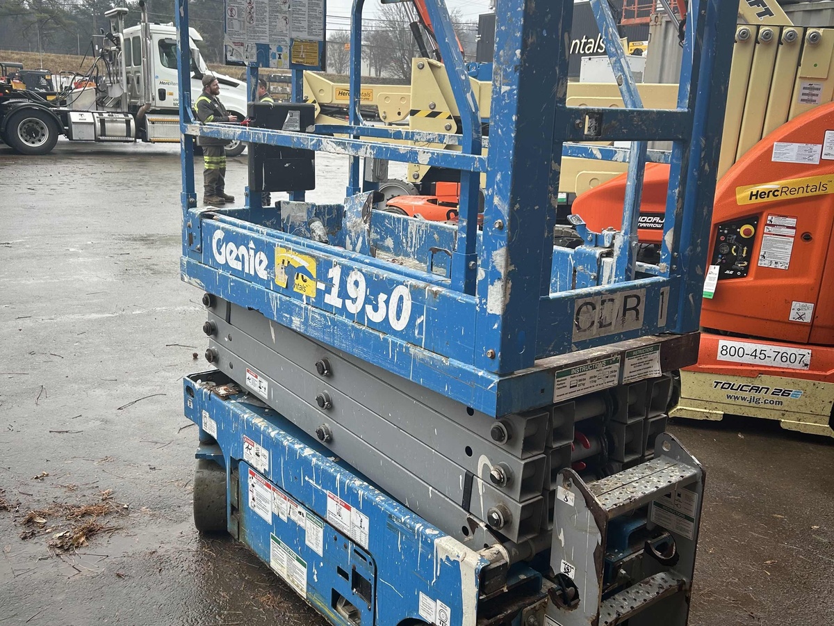 2018 Genie GS-1930