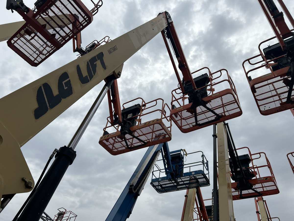 2015 JLG 600AJN Narrow-9