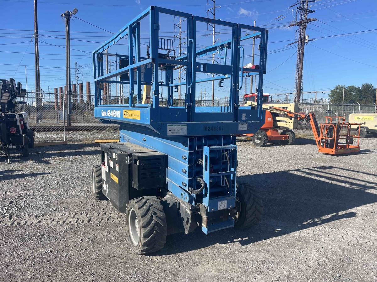 2018 Genie GS-4069 RT-4
