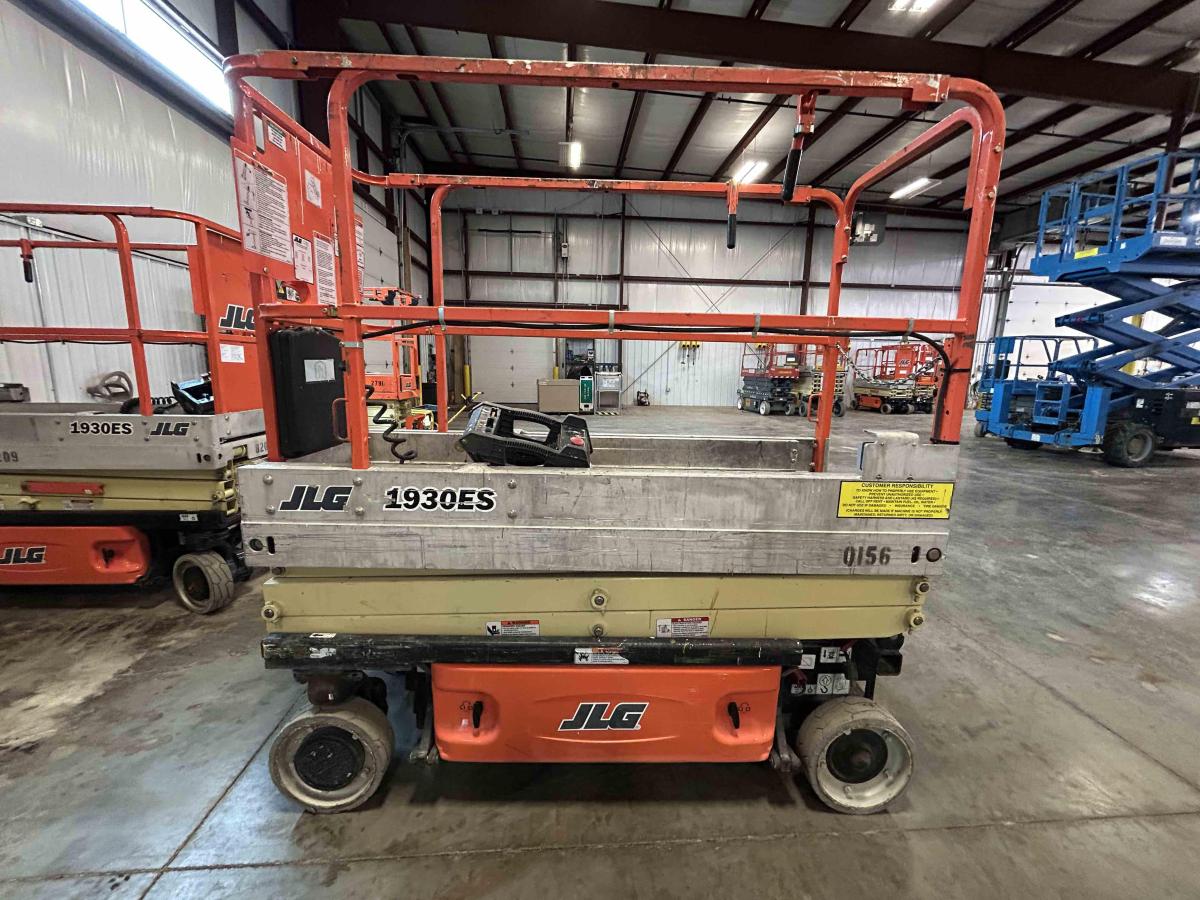 2012 JLG 1930ES