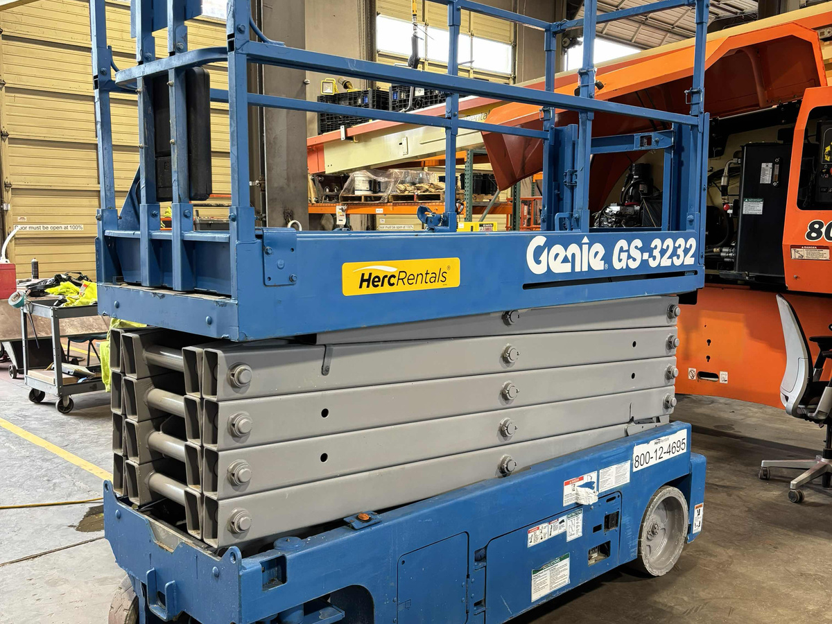 2016 Genie GS-3232-2
