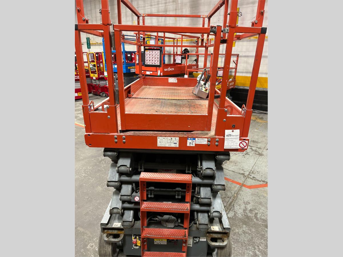 2018 Skyjack SJ4740