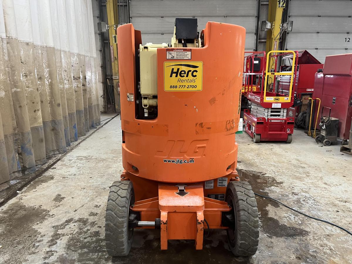 2015 JLG E300AJP