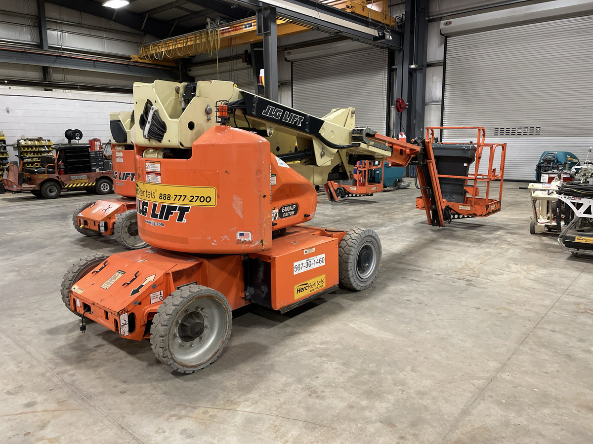 2016 JLG E400AJPN-3