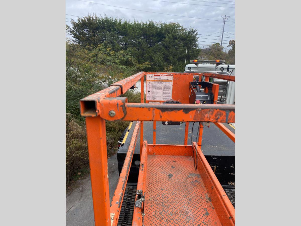 2018 JLG 1932R