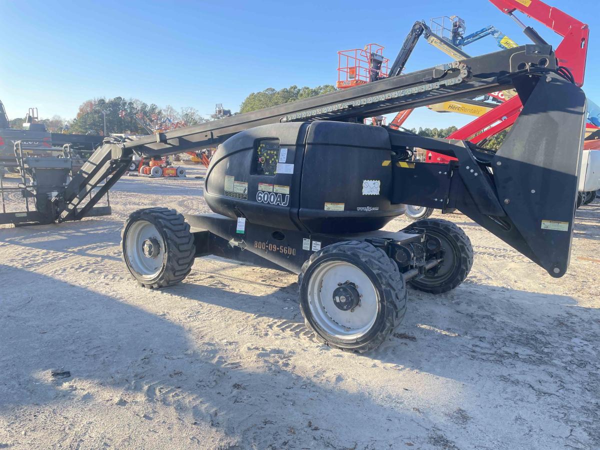 2016 JLG 600AJ