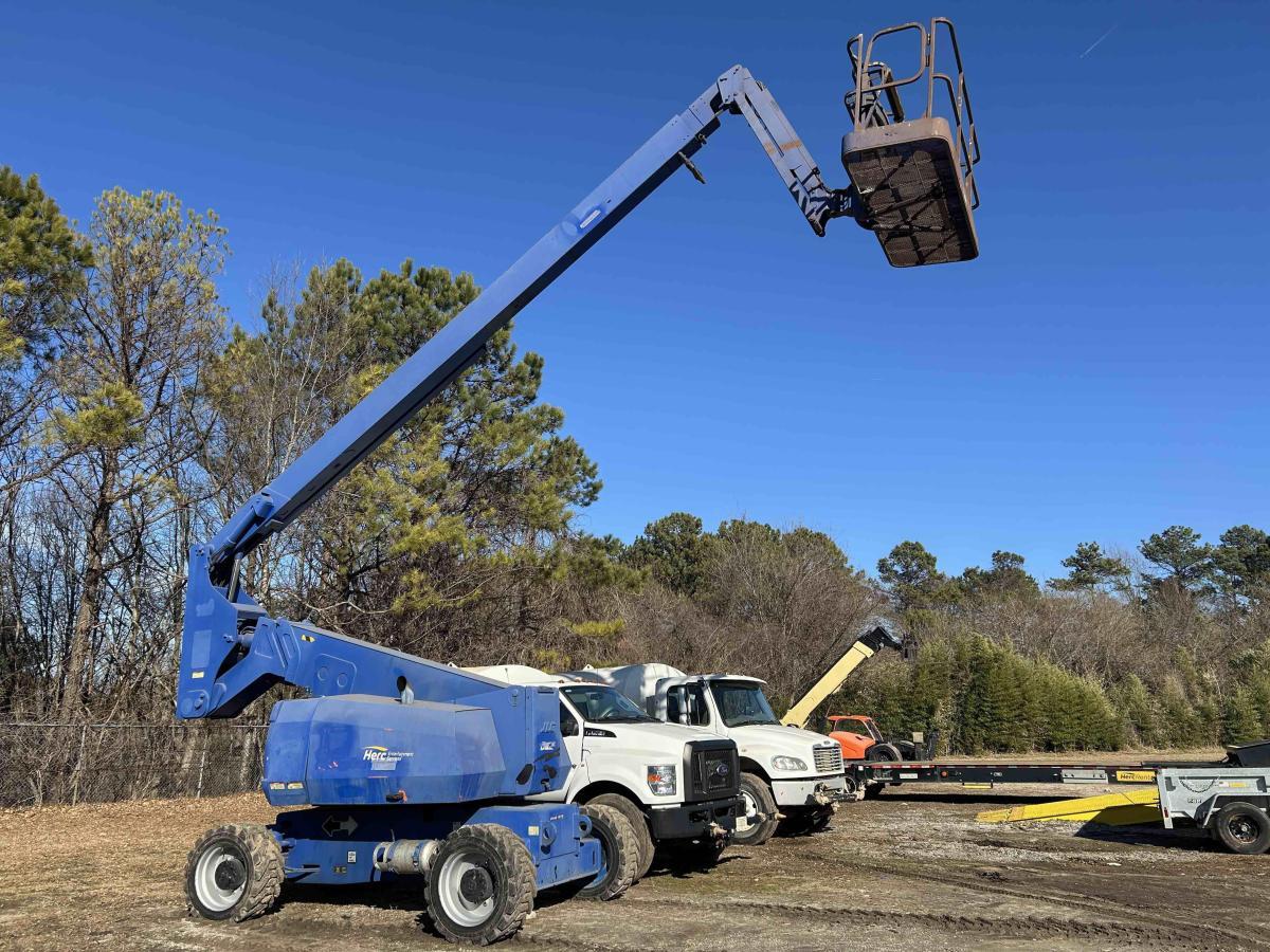 2016 JLG 800AJ-9