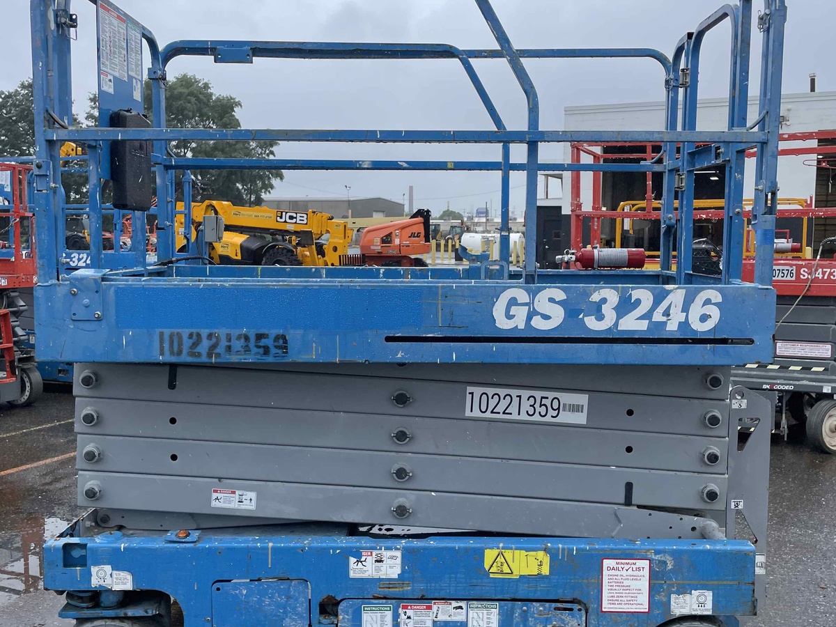 2017 Genie GS-3246-2