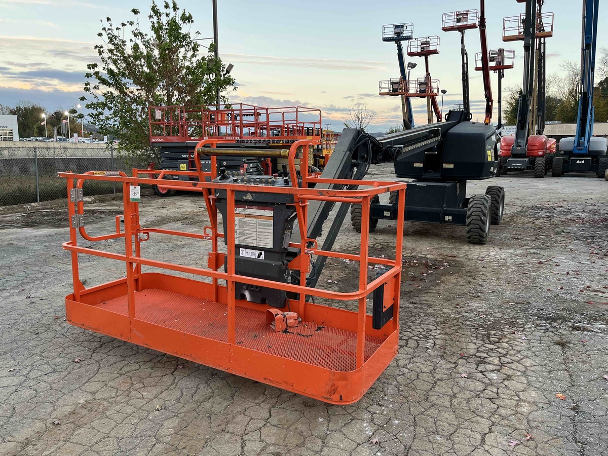 2018 JLG 460SJ-4