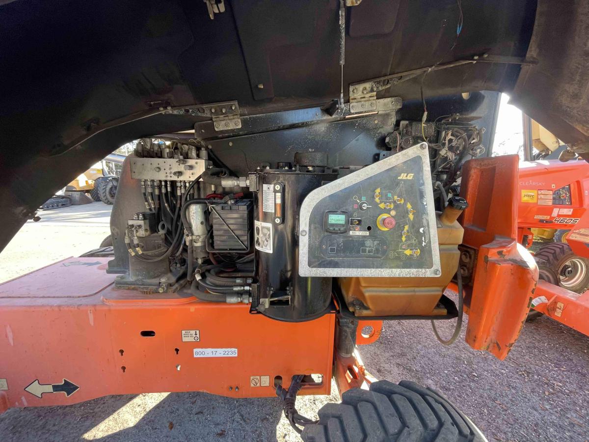2017 JLG 460SJ
