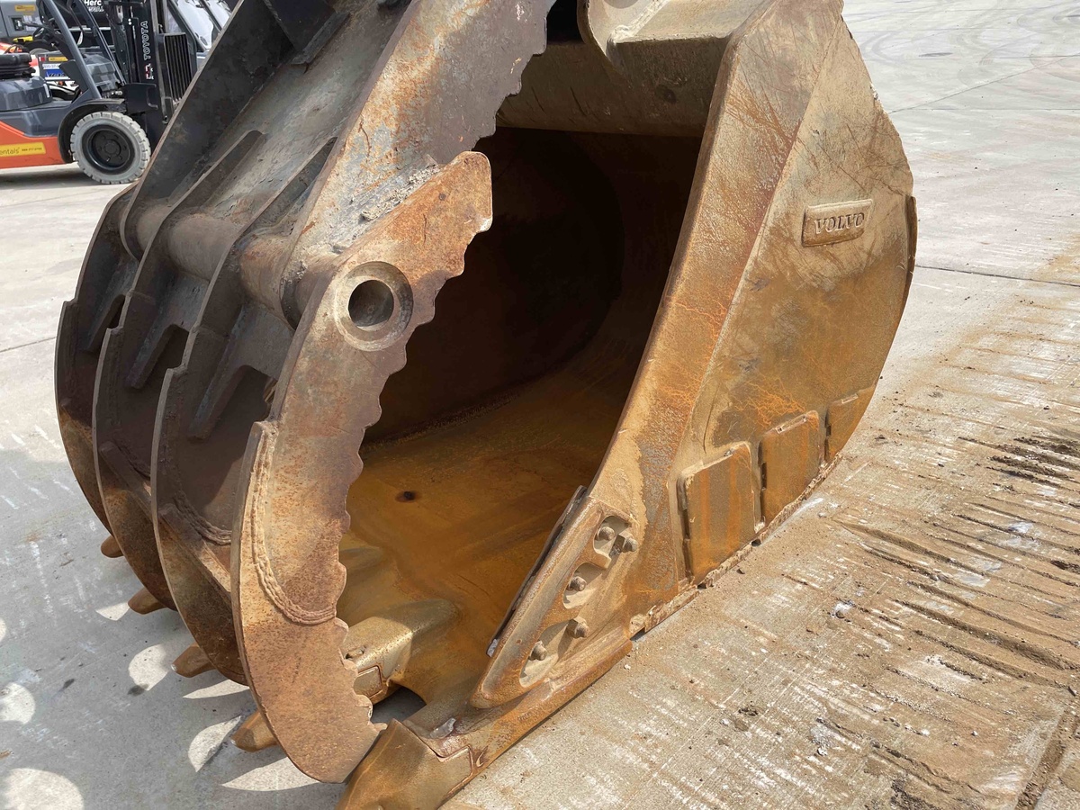 2020 Volvo EC350EL-8