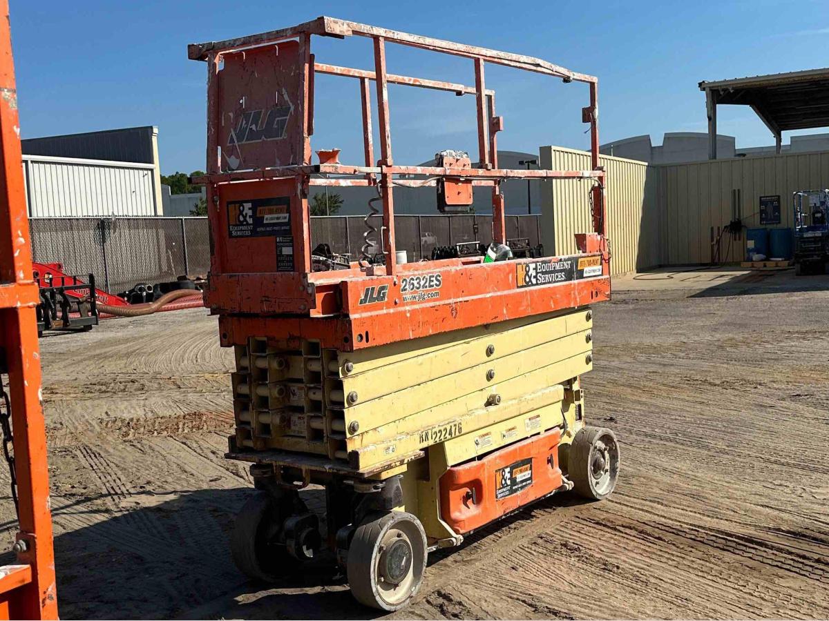 2016 JLG 2630ES
