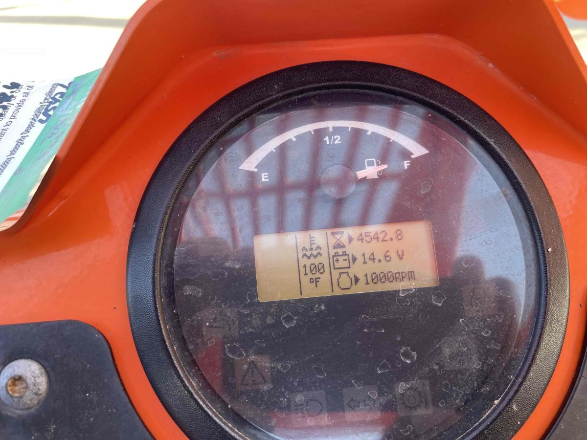 2019 SkyTrak 10042