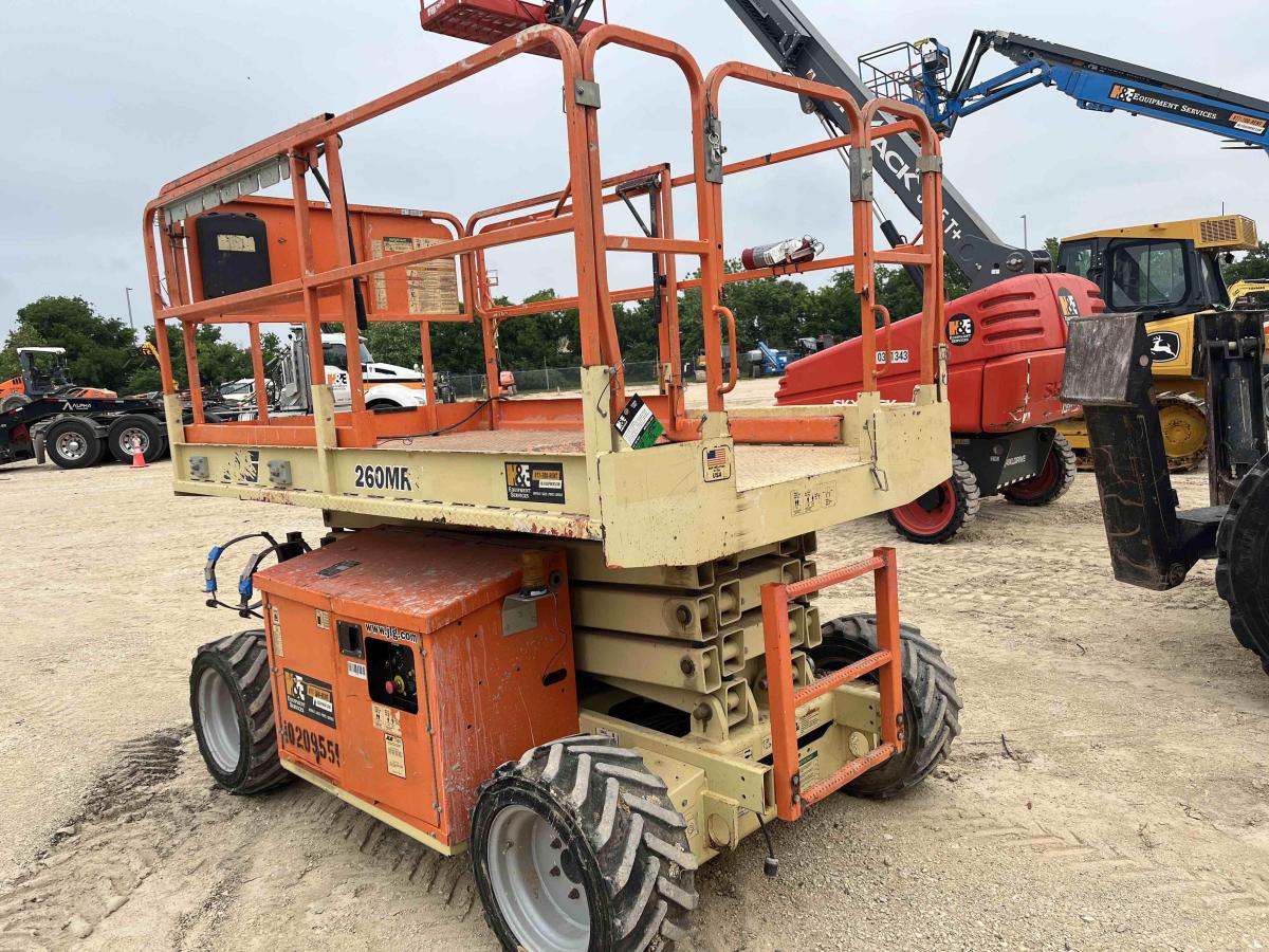 2017 JLG 260MRT-3