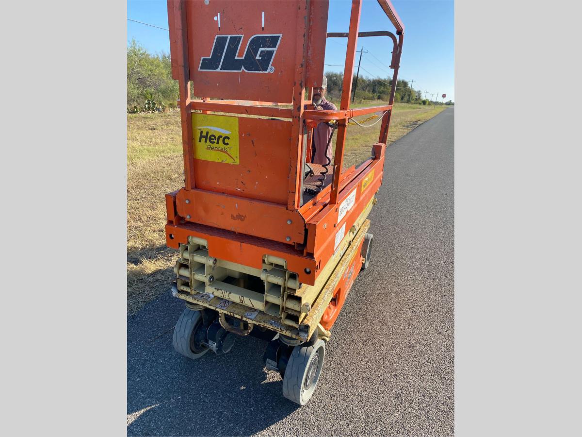 2017 JLG 1930ES