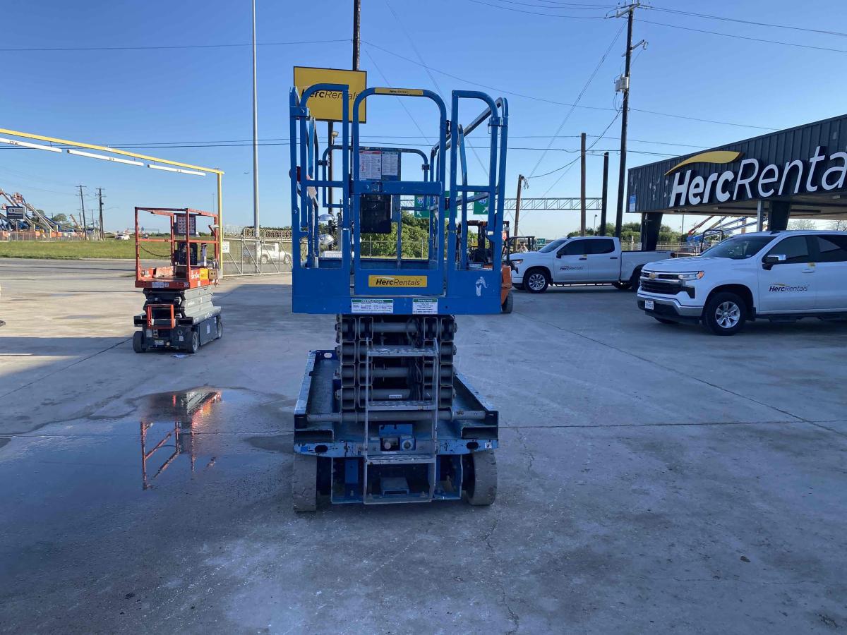 2015 Genie GS-3246