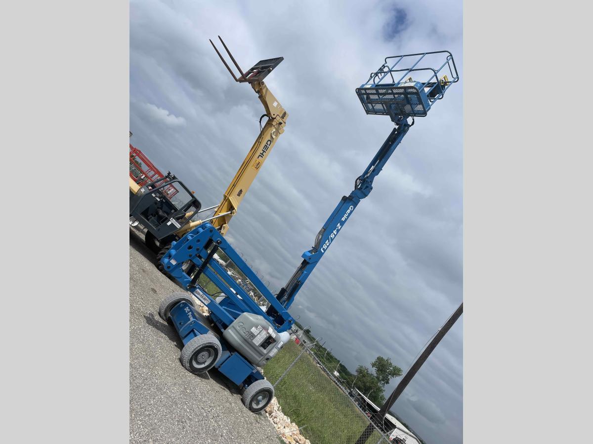 2017 Genie Z-45/25