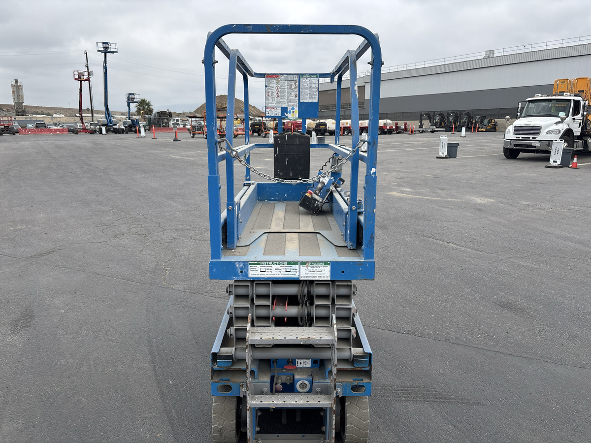 2018 Genie GS-1930