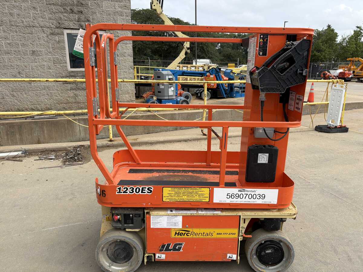 2017 JLG 1230ES-2