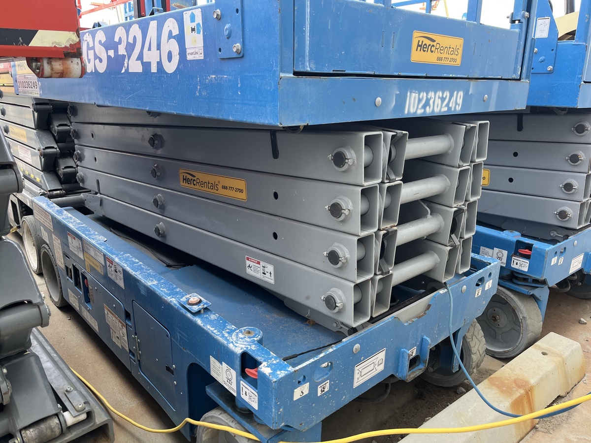 2018 Genie GS-3246-3