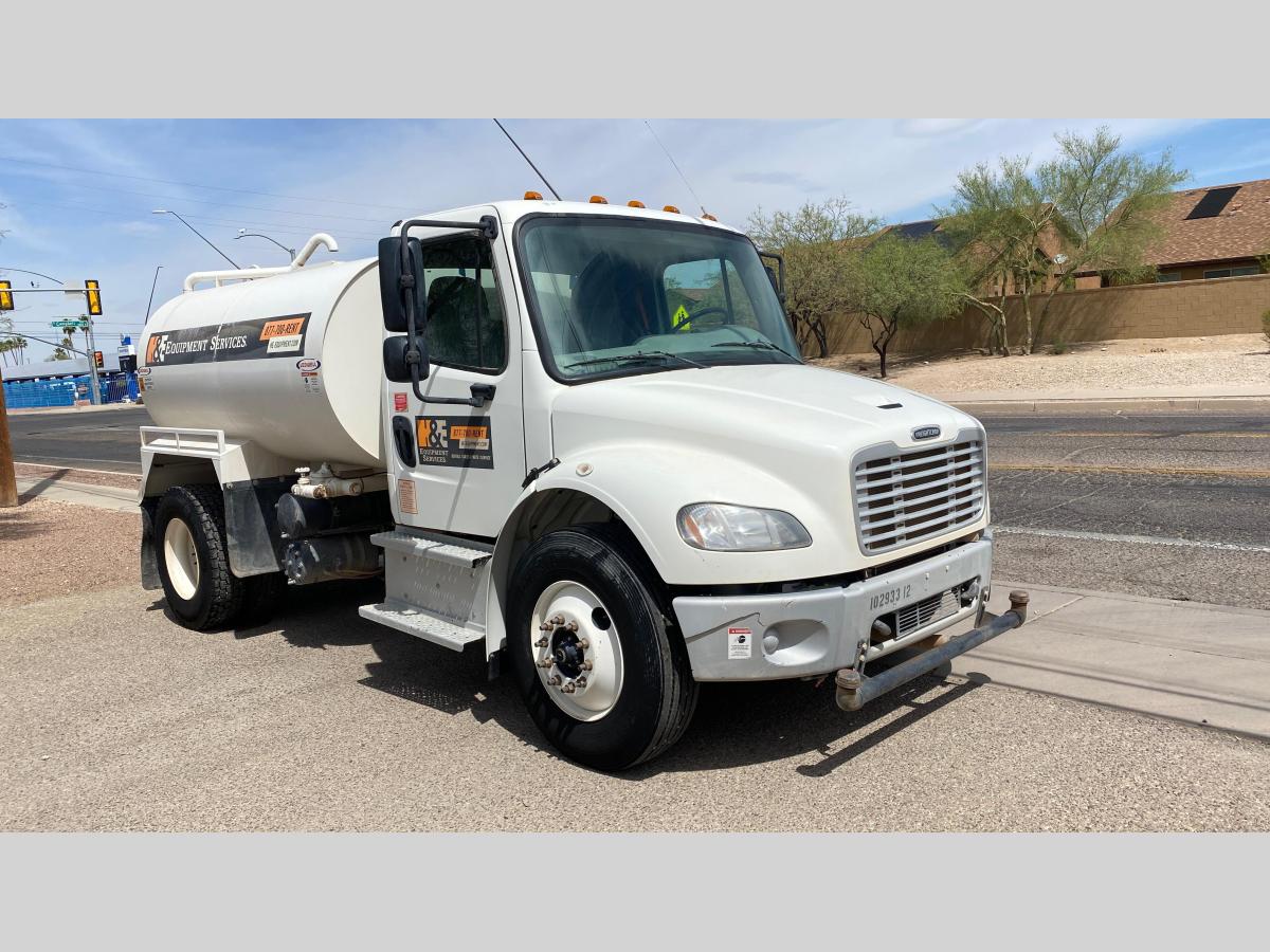 2020 Freightliner M2106