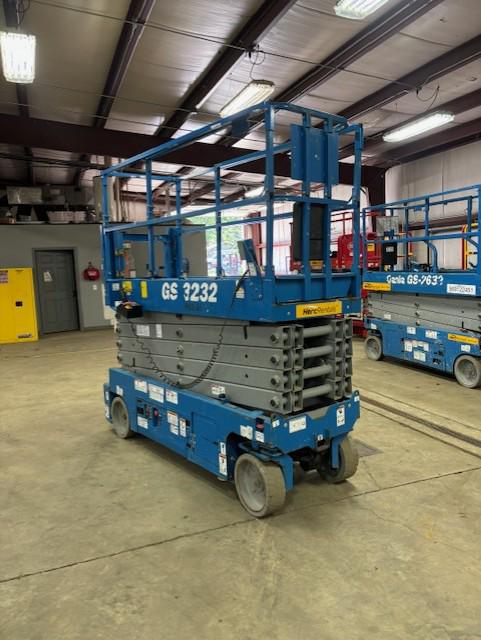 2017 Genie GS-3232-4