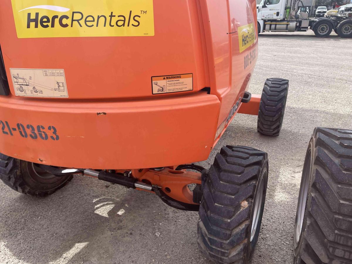 2018 JLG 400S
