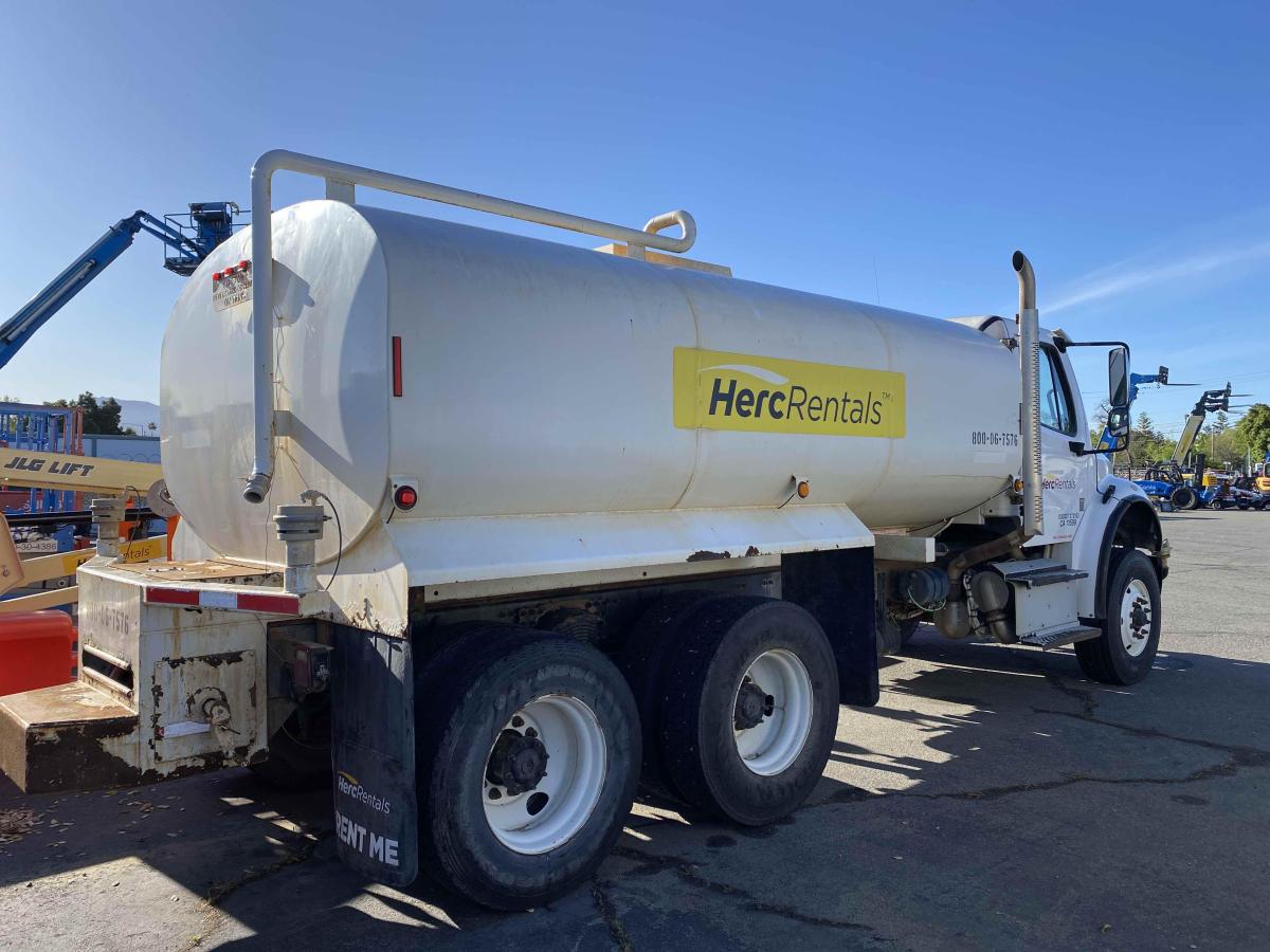 2016 Freightliner M2106-2