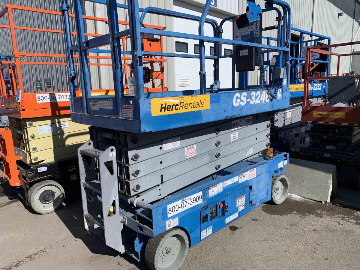 2015 Genie GS-3246