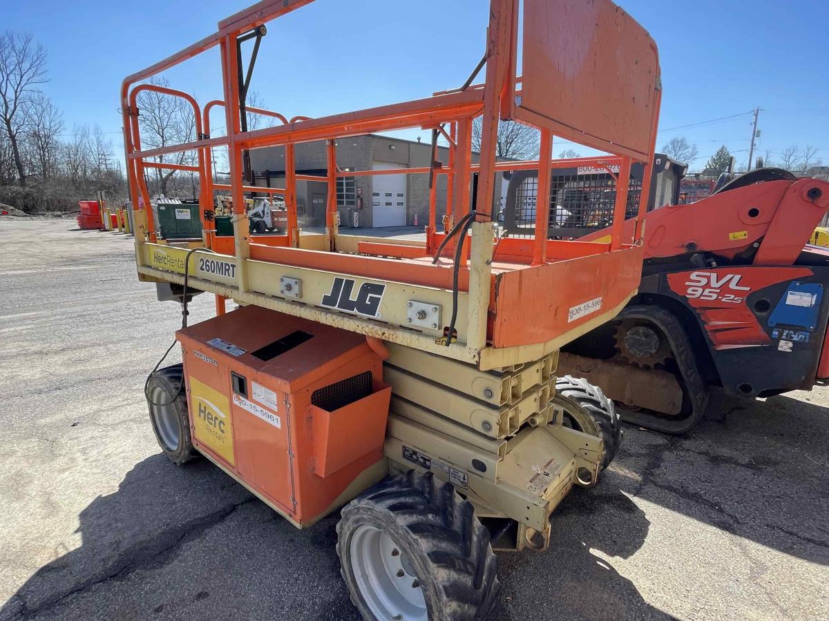 2017 JLG 260MRT