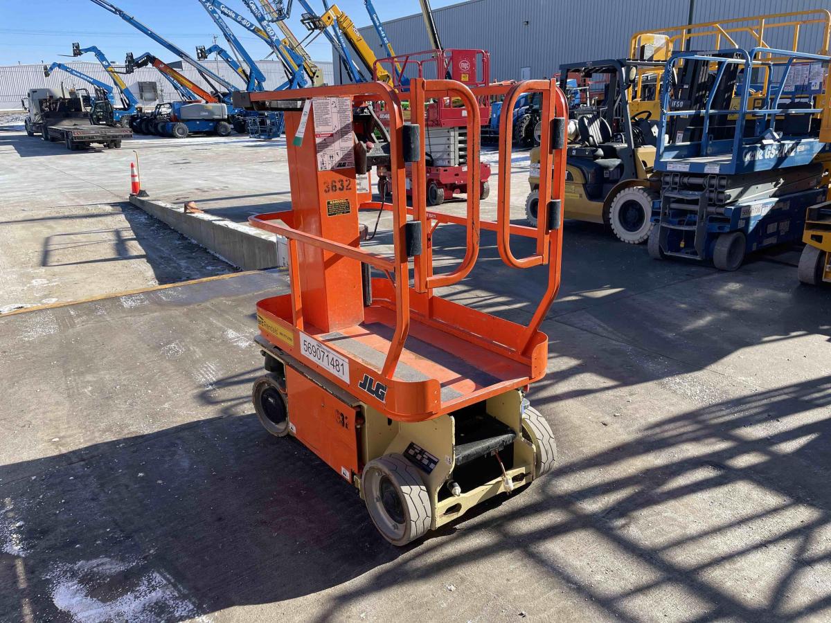 2015 JLG 1230ES