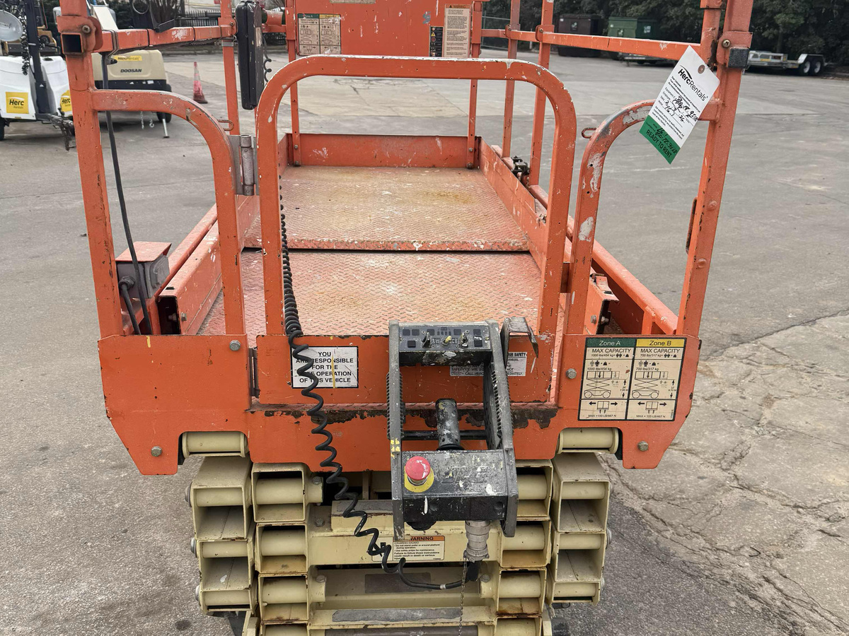 2017 JLG 3246ES-2