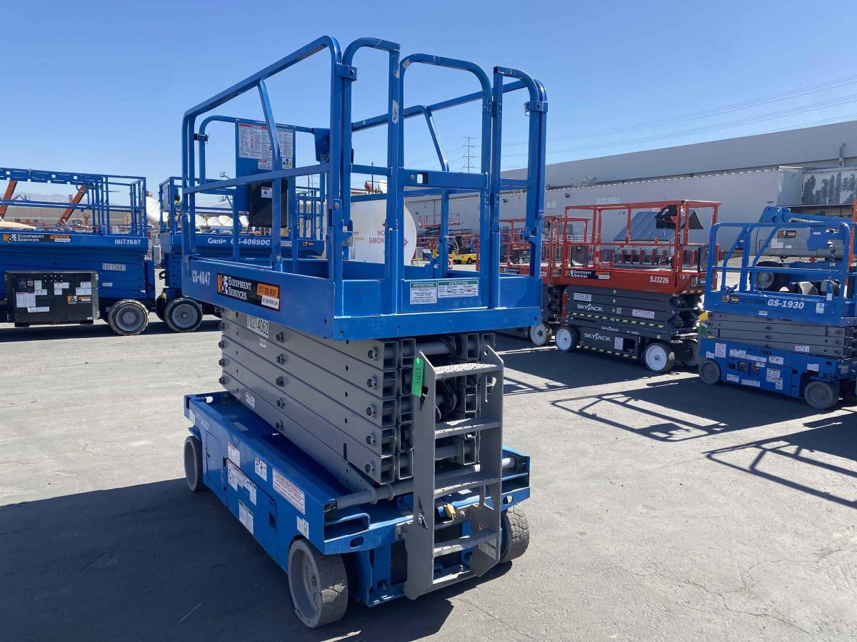 2017 Genie GS-4047