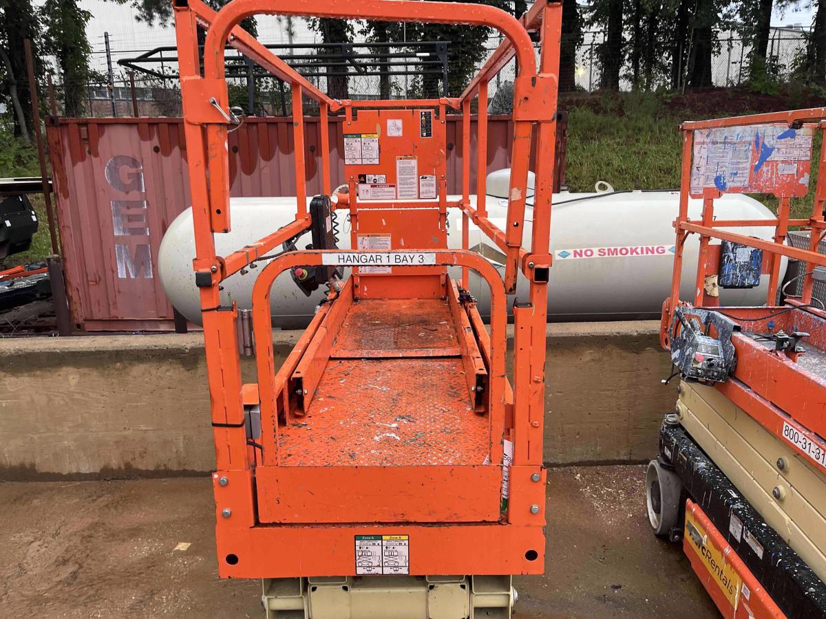 2017 JLG 2632ES
