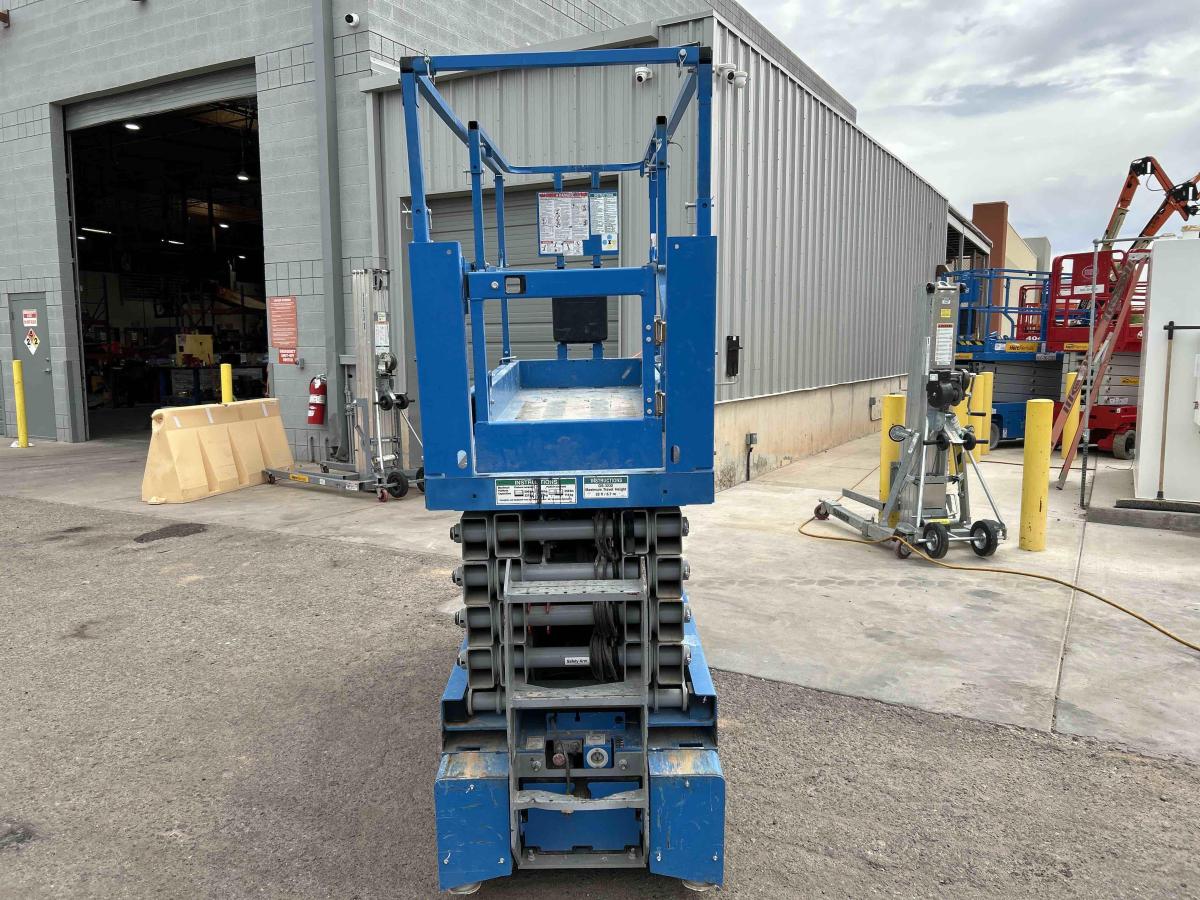 2018 Genie GS-3232