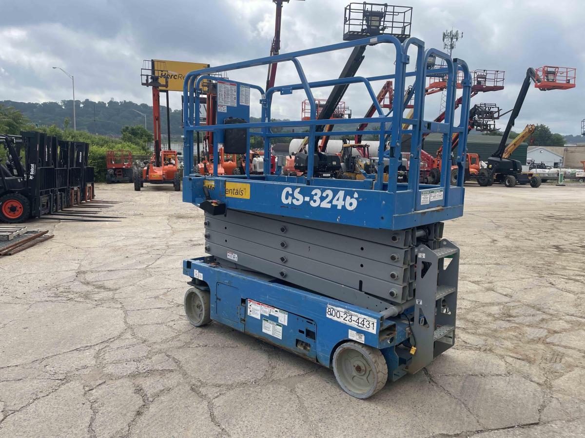 2018 Genie GS-3246