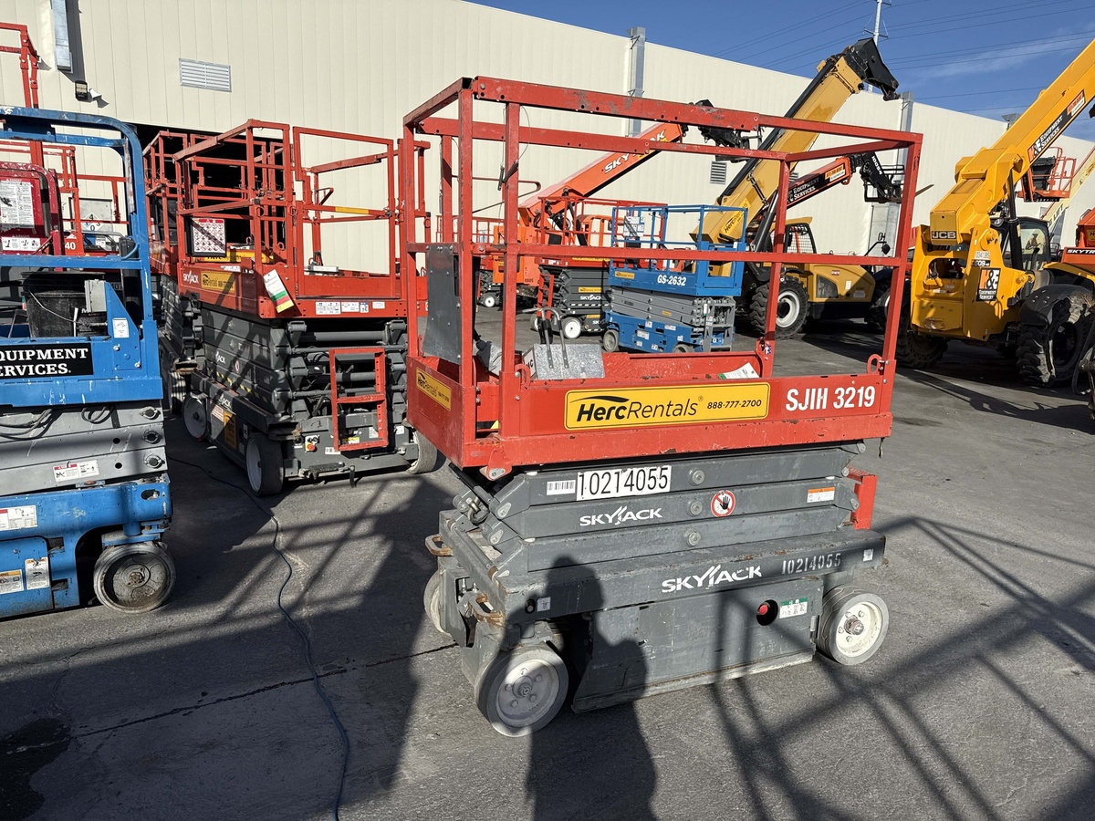2017 Skyjack SJ3219-4
