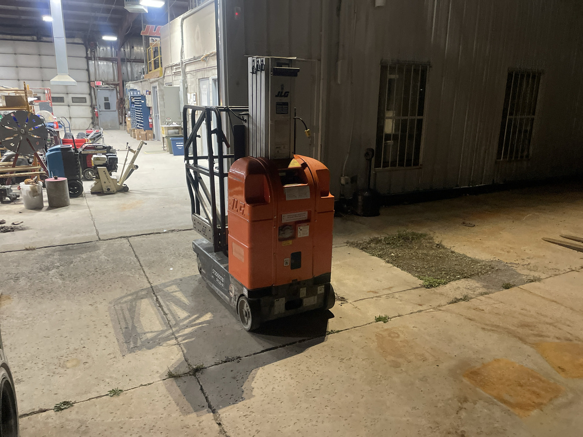 2002 JLG 20DVL-4