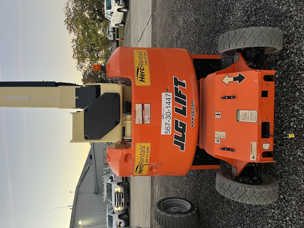 2017 JLG E400AJPN-4