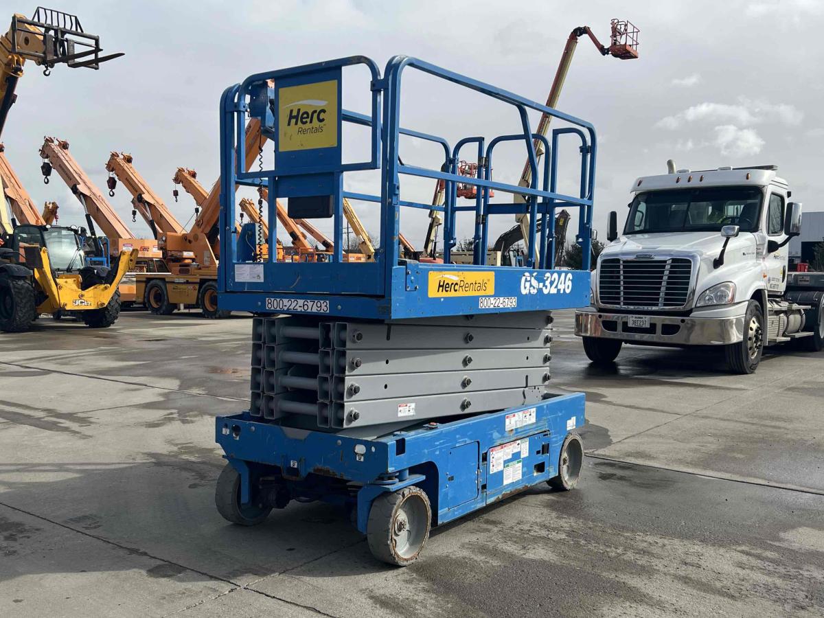 2018 Genie GS-3246