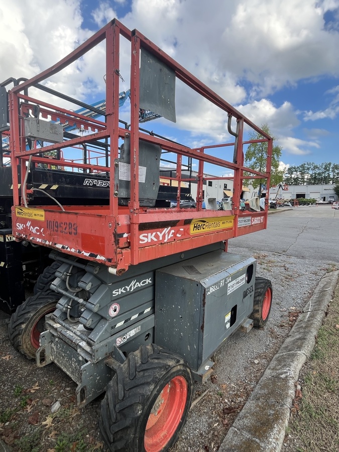 2016 Skyjack SJ-6832RT-2
