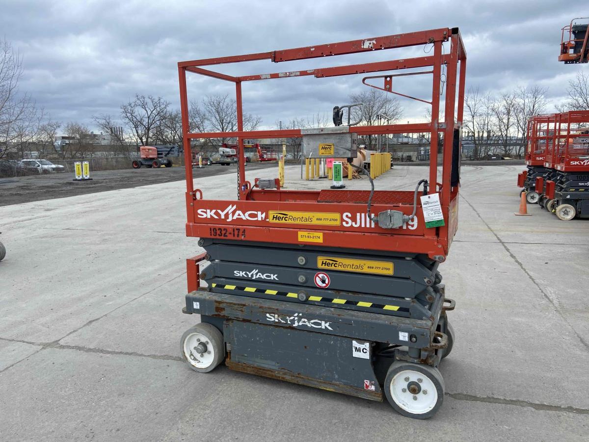 2017 Skyjack SJ3219
