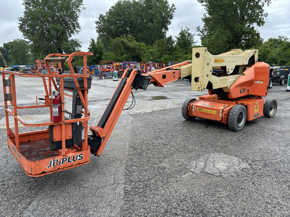 2018 JLG E400AJPN-8