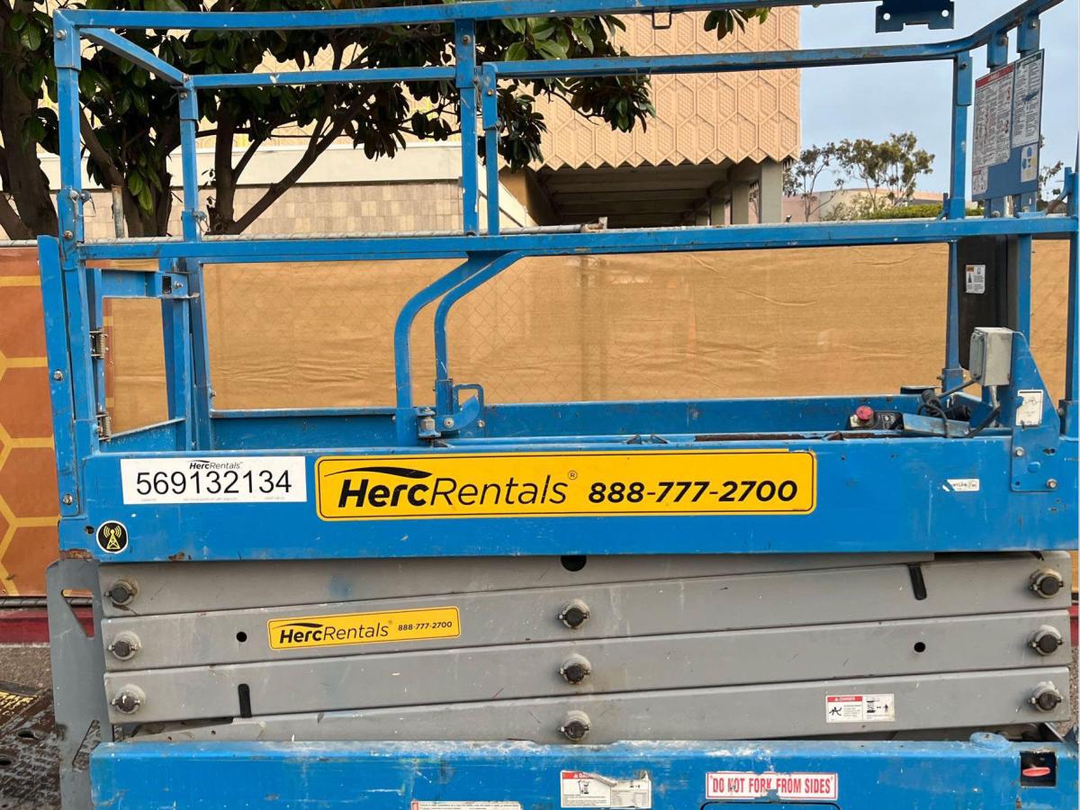 2017 Genie GS-2632