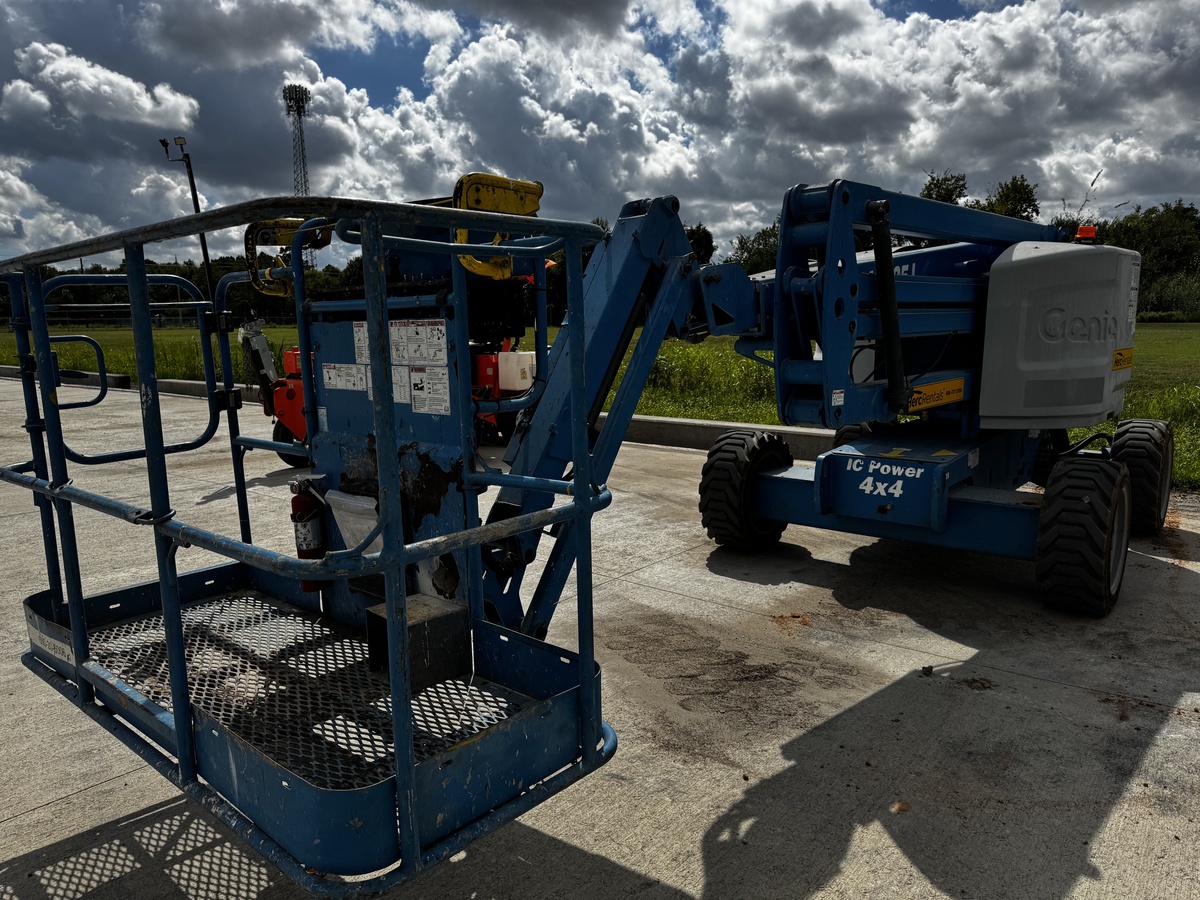 2018 Genie Z-45/25J RT