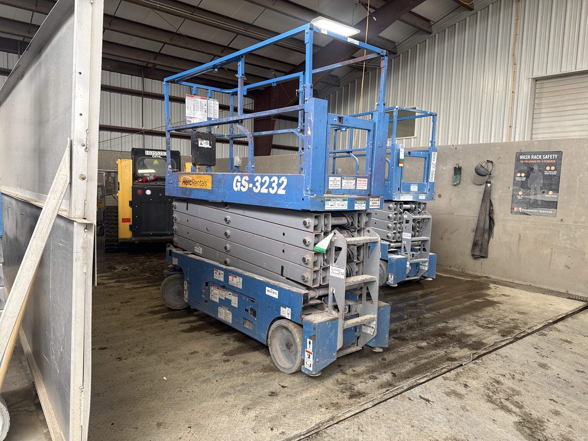 2018 Genie GS-3232