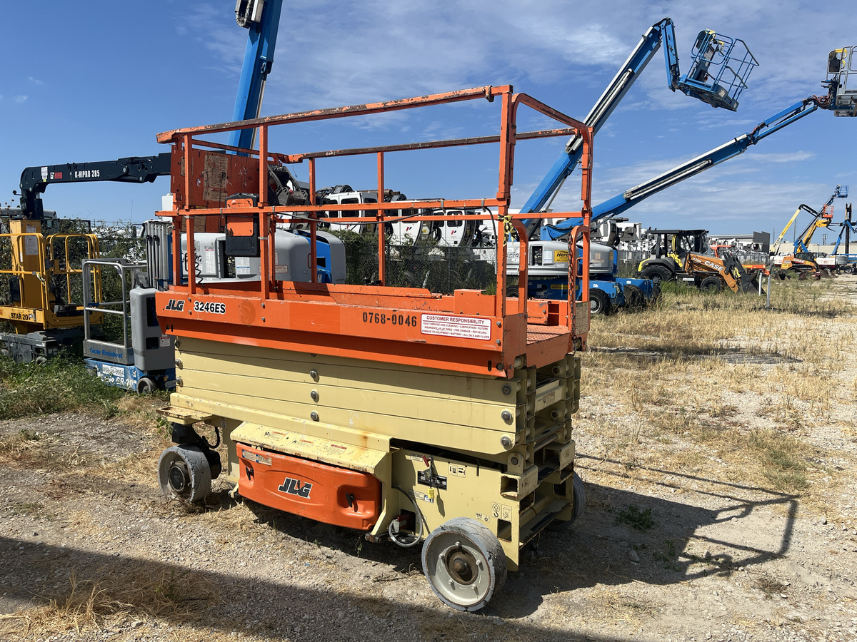 2018 JLG 3246ES-14