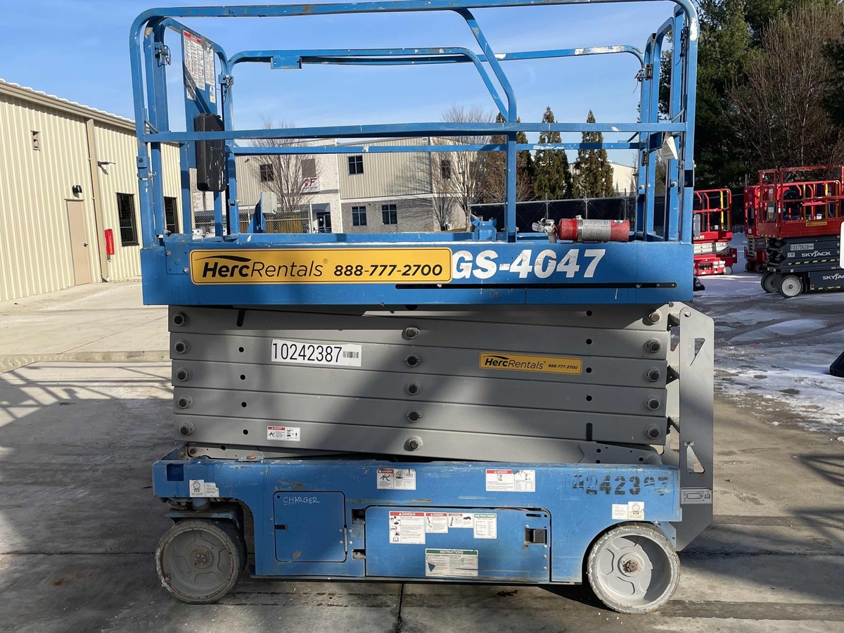 2018 Genie GS-4047