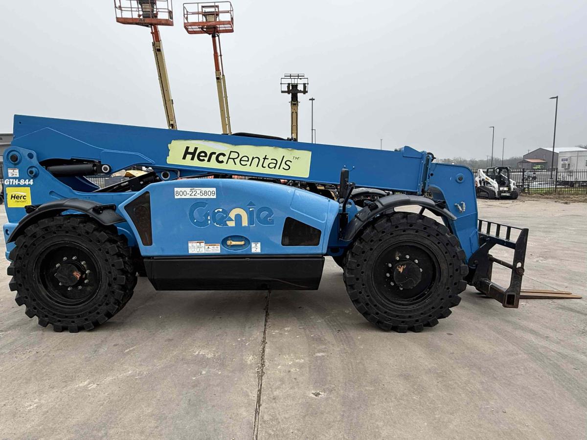 2018 Genie GTH 844